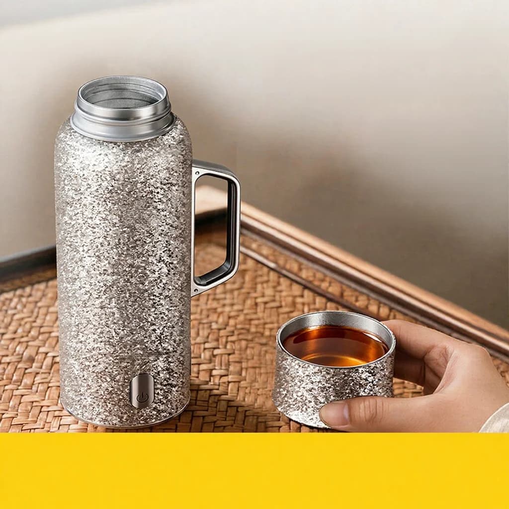 Titanium grelna izolirana skodelica z ročajem 680ml, darilna škatla